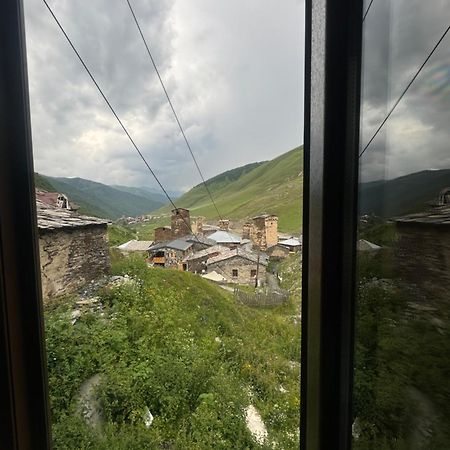 Chazhashi Guesthouse أوشغولي المظهر الخارجي الصورة