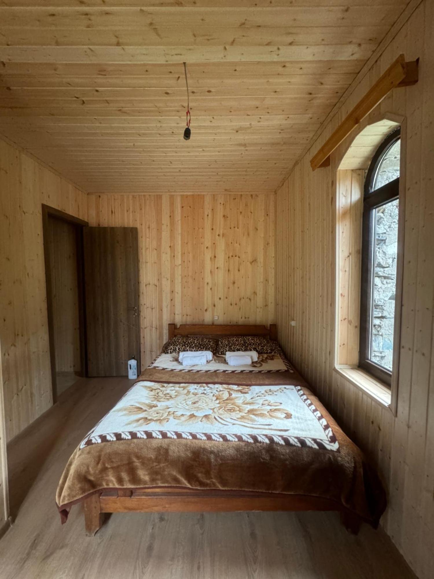 Chazhashi Guesthouse أوشغولي المظهر الخارجي الصورة