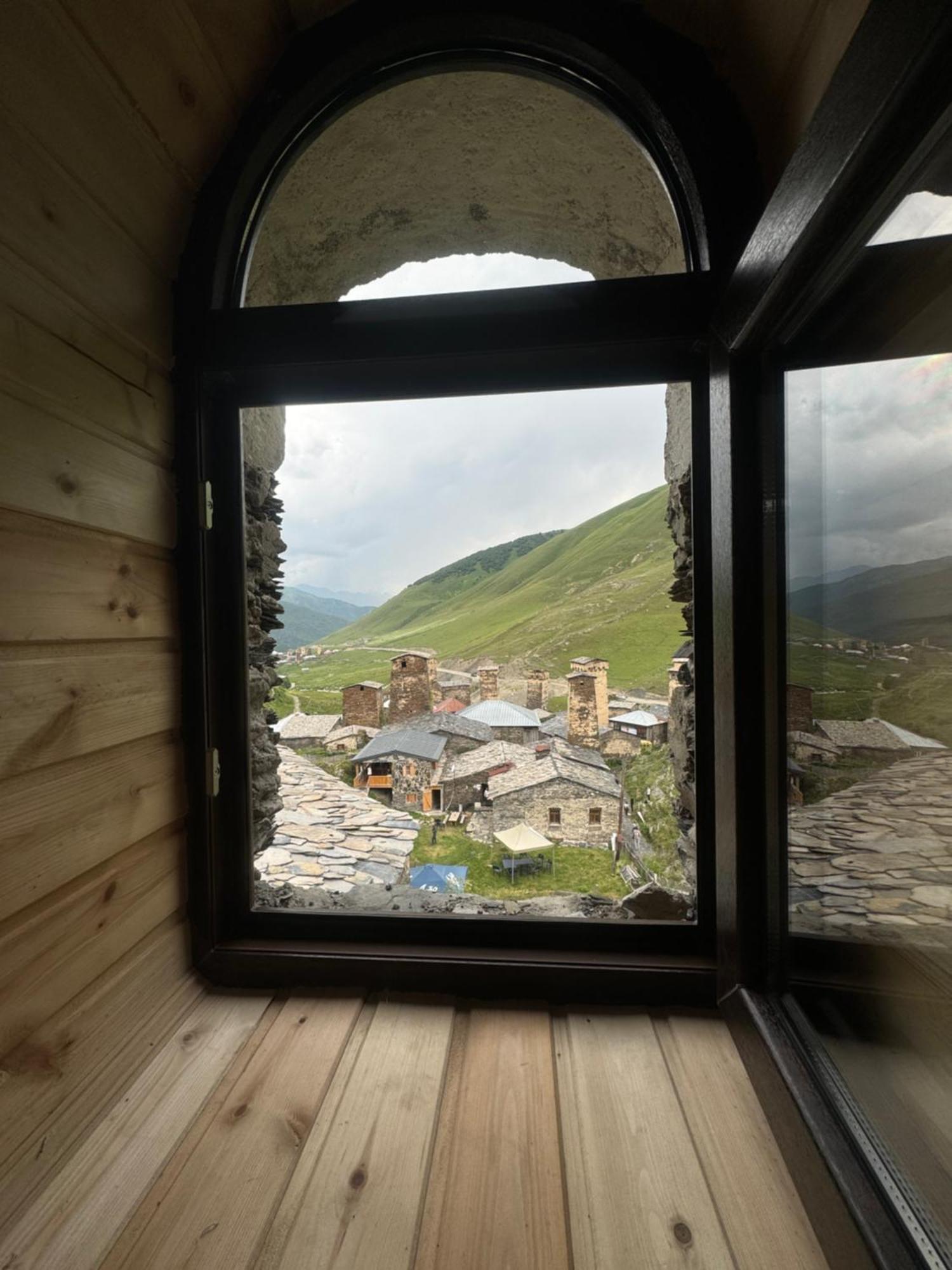 Chazhashi Guesthouse أوشغولي المظهر الخارجي الصورة