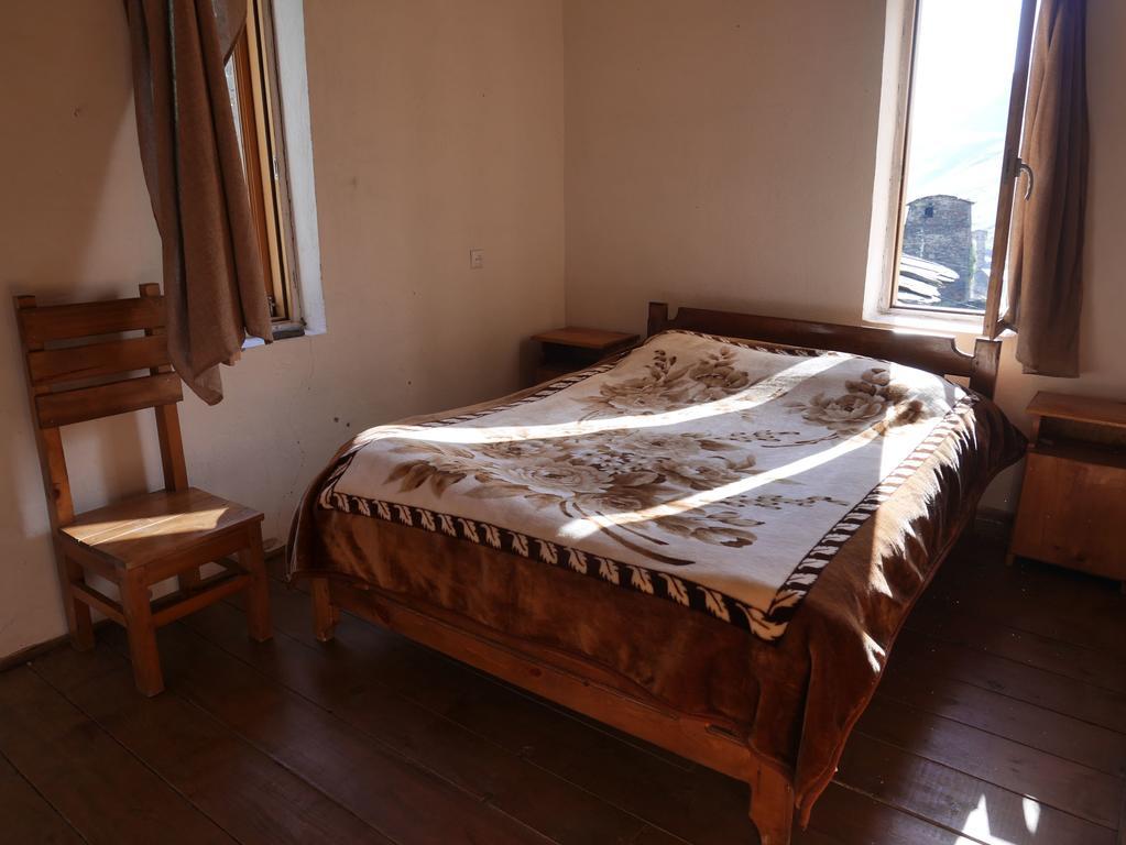 Chazhashi Guesthouse أوشغولي المظهر الخارجي الصورة