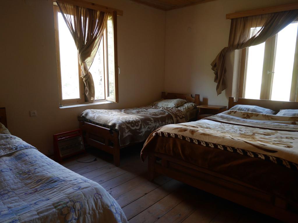 Chazhashi Guesthouse أوشغولي المظهر الخارجي الصورة